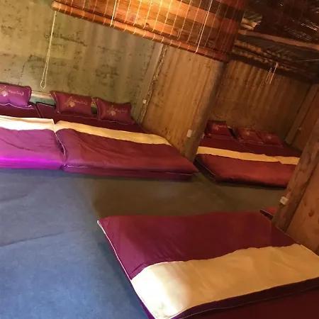 Homestay Quan Thanh Loung Co Room photo